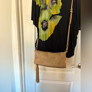 Jen & Co beige Fold over crossbody clutch with tassel